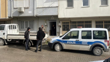 Eşine D&uuml;şk&uuml;nl&uuml;ğ&uuml; ile Bilinen Yaşlı Adam Evinde Hayatını Kaybetti