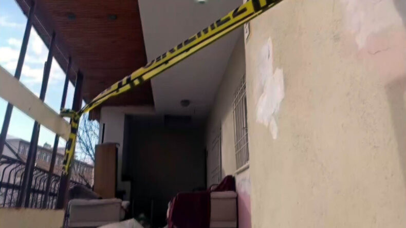 Eski Nişanlısına ve Kızlarına Bı&ccedil;akla Saldırı