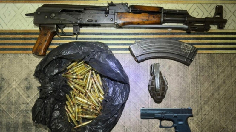 Evden Silah ve Mühimmat Çıktı