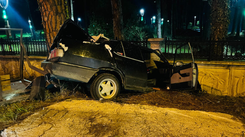 Feci Kaza: Otomobil Hurda Yığınına D&ouml;n&uuml;şt&uuml;