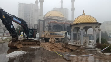 Gaziantep&rsquo;te Yağış Nedeniyle Caminin Avlusu &Ccedil;&ouml;kt&uuml;