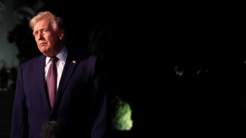 Gr&ouml;nland i&ccedil;in T&uuml;m Se&ccedil;enekler A&ccedil;ık: Parayla mı, Askerlerle mi Alınacak?