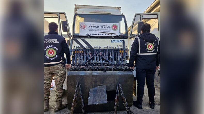 G&uuml;mr&uuml;kte Operasyon: Kamyondan 52 Uzun Namlulu Silah Ele Ge&ccedil;irildi