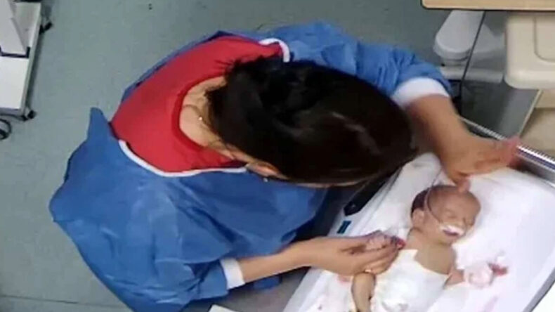 Hakkında Tutuklama Kararı Çıkarılan Hemşire Polise Teslim Oldu