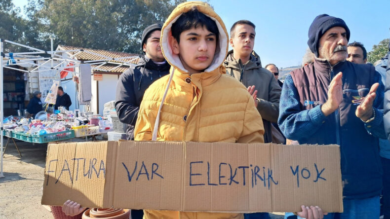 Hatay'da Elektrik Kesintisi Protestosu