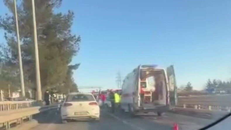 İki Ara&ccedil; &Ccedil;arpıştı: 1 Kişi Hayatını Kaybetti, 1 Yaralı