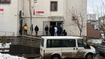 İki Kardeş Dehşet Sa&ccedil;tı: 1 &Ouml;l&uuml;, 1 Yaralı