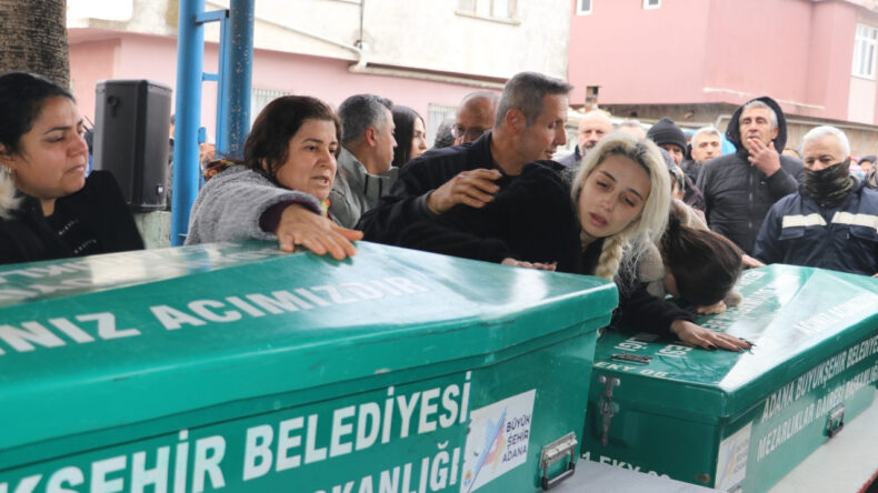 İki Kardeşin Cenazesi Toprağa Verildi