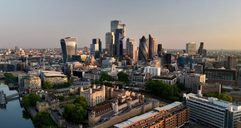 İngiltere'de Enflasyon Beklentilerin Üzerinde