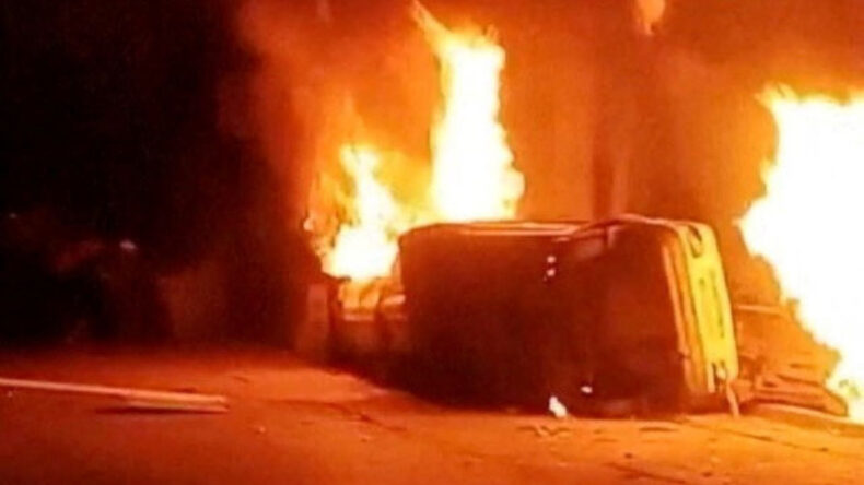 İran'da Protesto G&ouml;sterileri Şiddetini Artırıyor: &Ouml;l&uuml; Sayısı Y&uuml;kseliyor