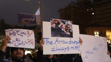 İran'daki G&ouml;sterilerde Hayatını Kaybedenlerin Sayısı 2615'e Ulaştı