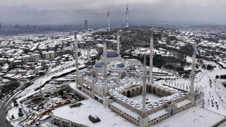 İstanbul Valiliği'nden Akşam Saatleri İ&ccedil;in Uyarı