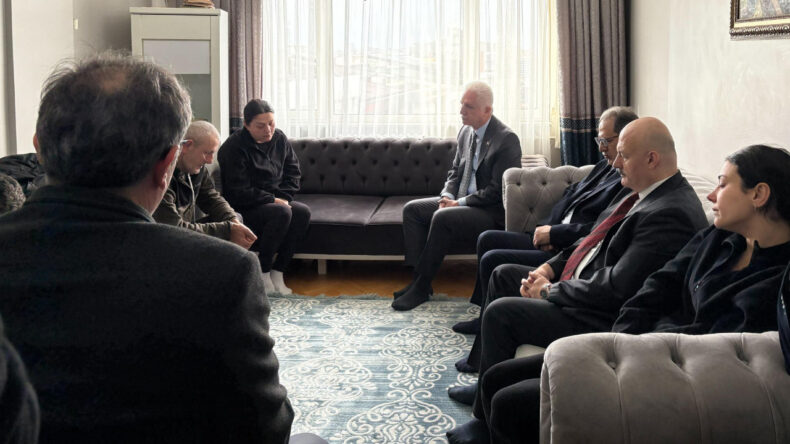 İstanbul Valisi Atlas &Ccedil;ağlayan'ın Ailesine Taziye Ziyaretinde Bulundu