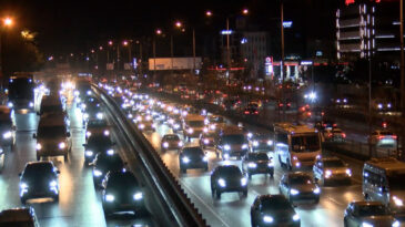 İstanbul'da Haftanın İlk İş G&uuml;n&uuml; Trafiği