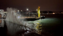 İstanbul'da Şiddetli R&uuml;zgar Etkili Oluyor!