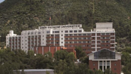 İzmir Ekonomi &Uuml;niversitesi'nde Şok Skandal: &Ouml;ğrenci Bilgileri ve Fotoğrafları Yayınlandı