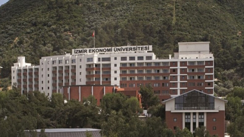 İzmir Ekonomi &Uuml;niversitesi'nde Şok Skandal: &Ouml;ğrenci Bilgileri ve Fotoğrafları Yayınlandı