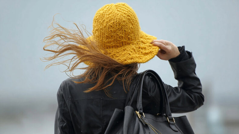 İzmir'de Kuvvetli R&uuml;zgar ve Fırtına Uyarısı