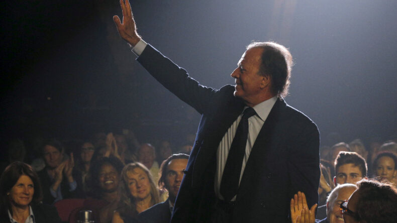 Julio Iglesias'tan Tecav&uuml;z İddialarına İlk Tepki