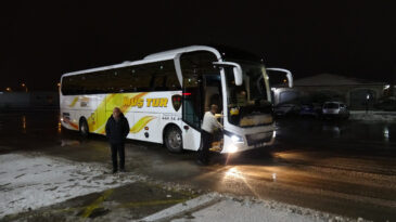 Kar Bastırdı, Otob&uuml;s Seferleri Durduruldu