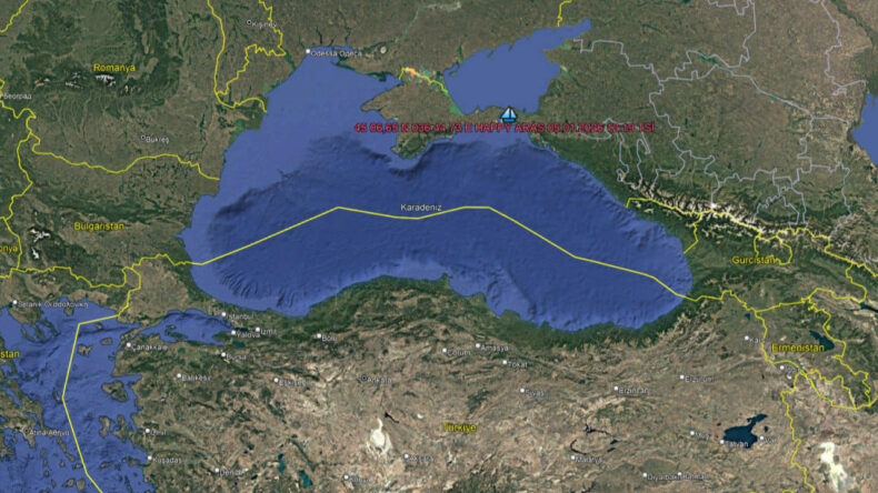 Karadeniz'de T&uuml;rk Gemisi Karaya Oturdu