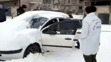 Karla Kaplı Ara&ccedil;ta Ceset Bulundu