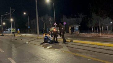 Kaza Değil Katliam: Eskişehir'de Yarış Yapan S&uuml;r&uuml;c&uuml; 3 Kişiyi &Ouml;ld&uuml;rd&uuml;