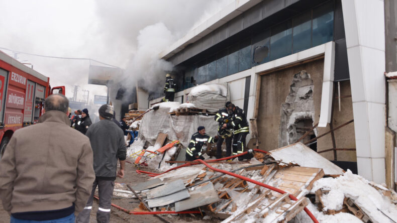 Keresteciler'de Yangın: &Ouml;l&uuml; ve Yaralılar Var