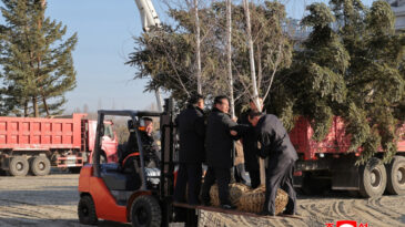 Kim Jong Un'dan Forklift G&ouml;sterisi