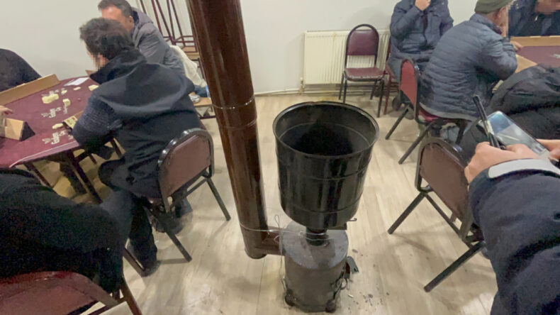 Kıraathaneden Sızan Gaz, Aileyi Hastanelik Etti