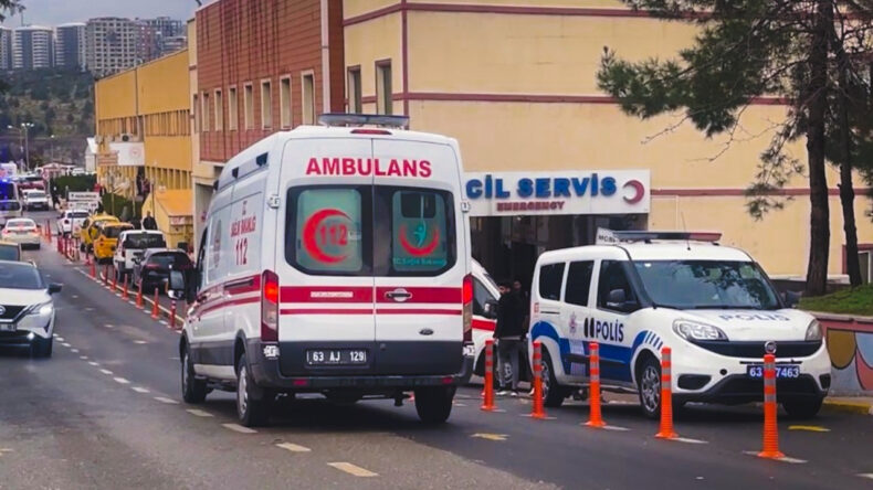 Kız &ccedil;ocuğunu taciz etti, vatandaşlar d&ouml;v&uuml;p jandarmaya verdi