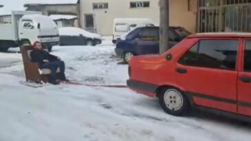 Koltuğu Otomobile Bağladı, Kayak Keyfi Yaşadı