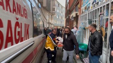 Komşu Kavgasında Kan D&ouml;k&uuml;ld&uuml;: Yaşlı Kadına 7 Bı&ccedil;ak Darbesi!