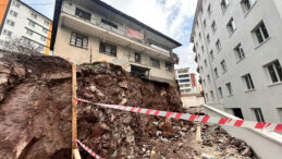 Kontrols&uuml;z Kazı, Bina Temelini Sarstı