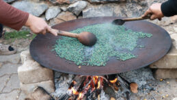 K&ouml;z Ateşte 7 Saat Kavuruyor: Evliya &Ccedil;elebi&rsquo;nin de Andığı Lezzet