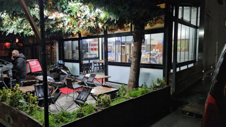 K&uuml;&ccedil;&uuml;k&ccedil;ekmece'deki kebap&ccedil;ıyı ikinci kez kurşunladılar