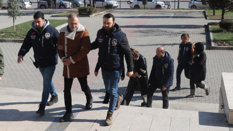 Kürtaj Operasyonu: Doktorlar Gözaltına Alındı