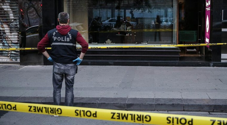 Kuyumcuda Silahlı Soygun: Milyonlarca Liralık Altın &Ccedil;alındı