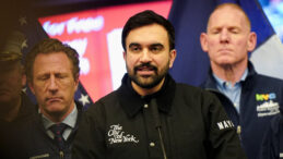 Mamdani &Uuml;nl&uuml; Diziyi İzlemeyi &Ouml;nerdi: &lsquo;Evde Kalın&rsquo;