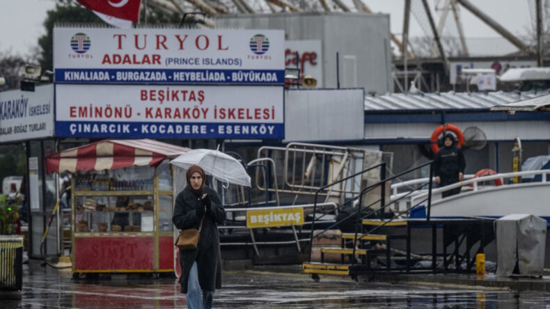 Meteoroloji'den üst üste uyarılar: Yağış, fırtına ve kar yolda