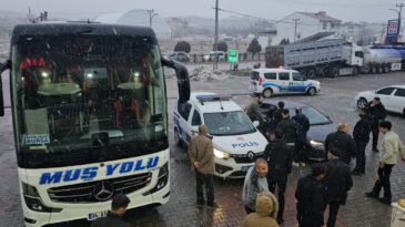 Mola Veren Yolcu Otob&uuml;s&uuml;ne Saldırı