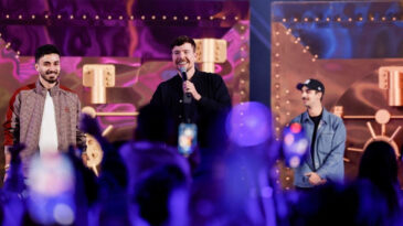 MrBeast'in Vazge&ccedil;ilmez Eşyası Dikkat &Ccedil;ekiyor: G&uuml;nde &Uuml;&ccedil; Farklı Model Kullanıyor