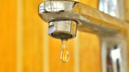 Musluktan Zehir Aktı: 9 Kişi Hayatını Kaybetti, 200'den Fazla Hasta