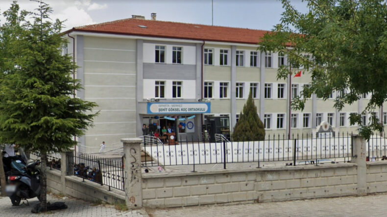 Okul Tuvaletlerine Kamera Yerleştirildi, Veliler Tepki G&ouml;sterdi