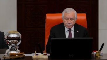 Olmayan AKP Milletvekili Meclis'i karıştırdı, MHP'li Adan sert &ccedil;ıktı: Ahlaksızlık