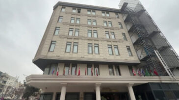 Otelde kalan adam banyoda &ouml;l&uuml; bulundu