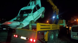 Otomobil 15 Metreden D&uuml;şt&uuml;: 1 &Ouml;l&uuml;