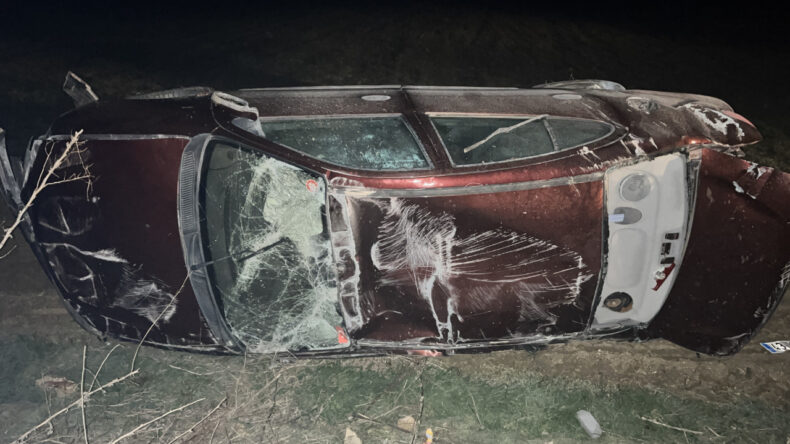 Otomobil Tarlaya Devrildi, 1 &Ouml;l&uuml; 1 Yaralı