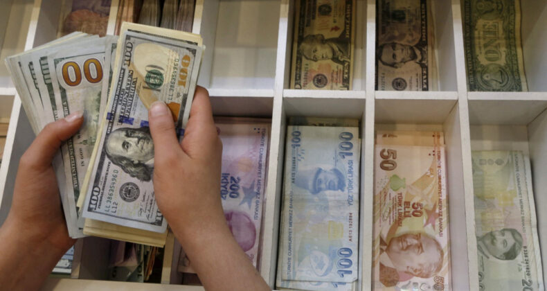 &Ouml;zel Sekt&ouml;r&uuml;n Yurt Dışı Kredi Borcu 2,4 Milyar Dolar Artış G&ouml;sterdi