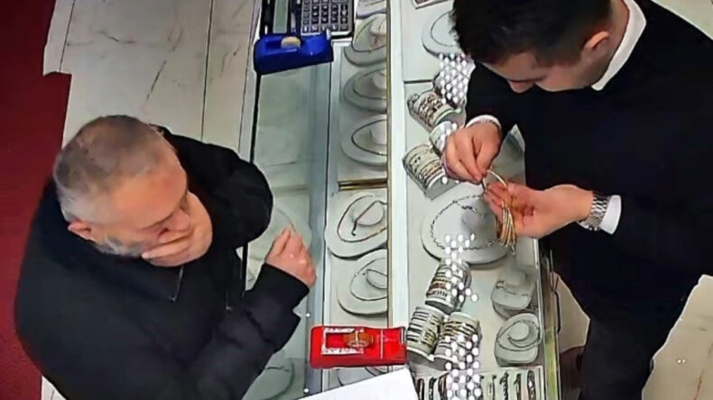 Sahte Bileziklerle Kuyumcuyu Dolandırmaya &Ccedil;alıştığı Gerek&ccedil;esiyle Ev Hapsine Alındı